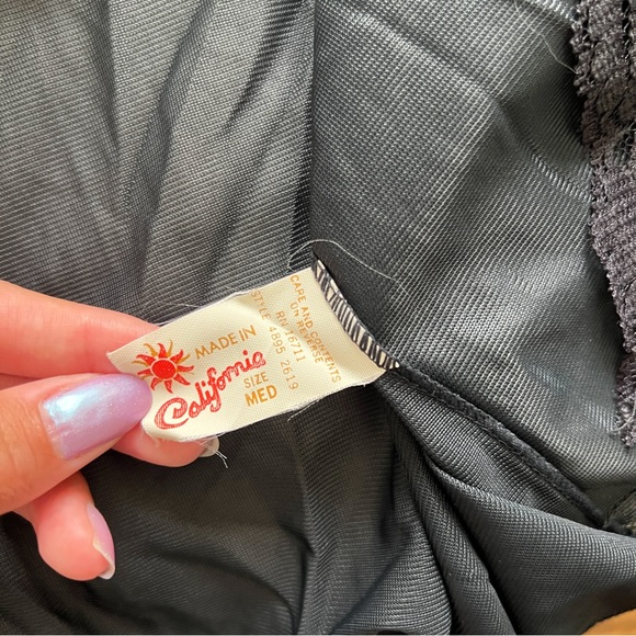 Vintage Elegant Black Lace Tie Front Camisole Top - Medium - Picture 4 of 5